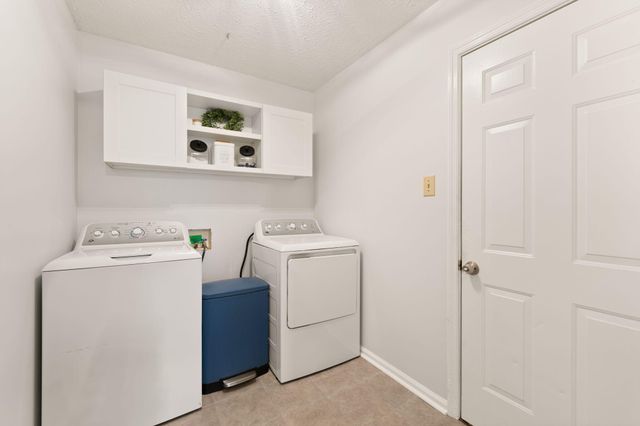 104 Bridgeway Court, Nicholasville, KY 40356