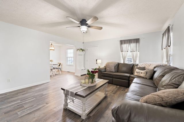 104 Bridgeway Court, Nicholasville, KY 40356