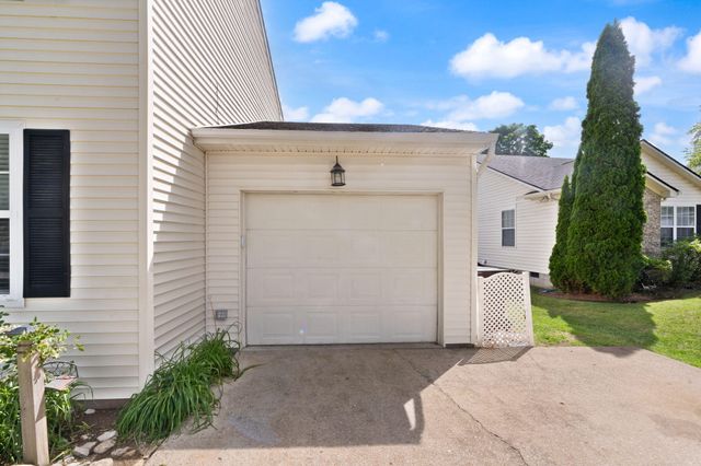 104 Bridgeway Court, Nicholasville, KY 40356