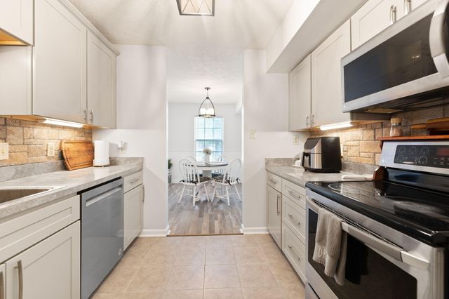 104 Bridgeway Court, Nicholasville, KY 40356