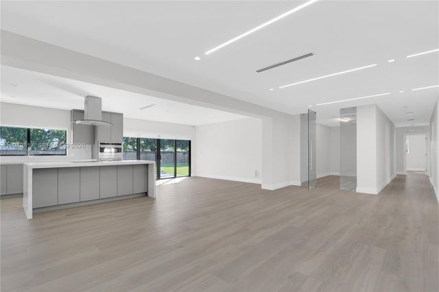 12751 SW 92nd Ct, Miami, FL 33176