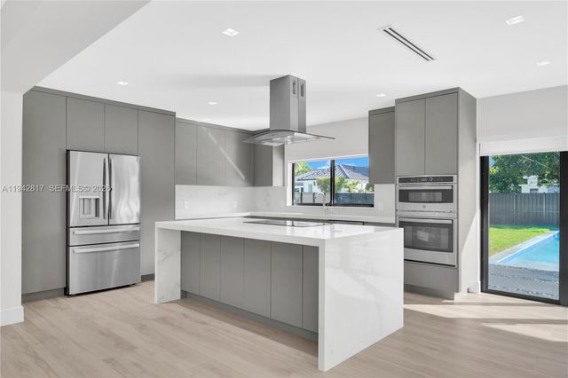 12751 SW 92nd Ct, Miami, FL 33176