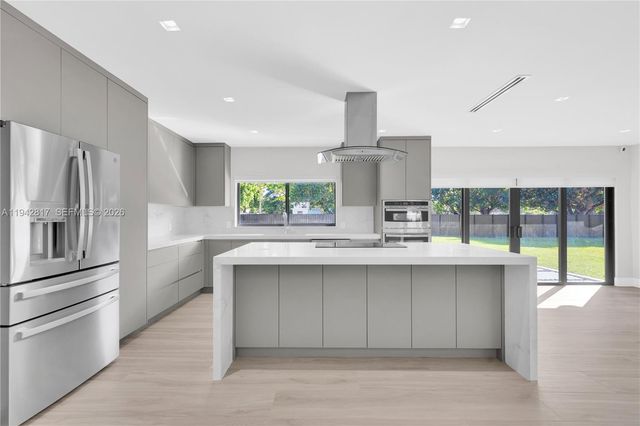 12751 SW 92nd Ct, Miami, FL 33176