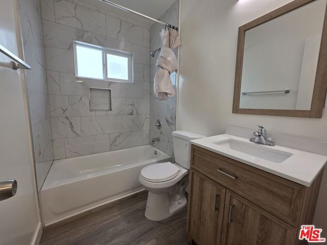 1433 Brockton Avenue 4, Los Angeles, CA 90025