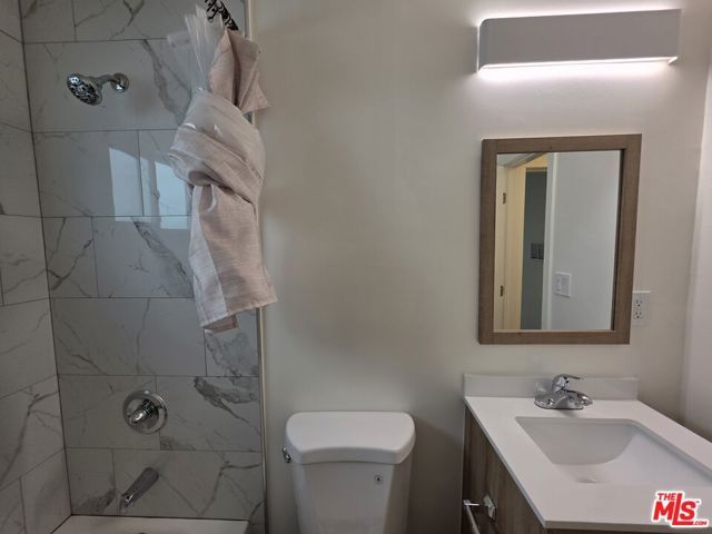 1433 Brockton Avenue 4, Los Angeles, CA 90025