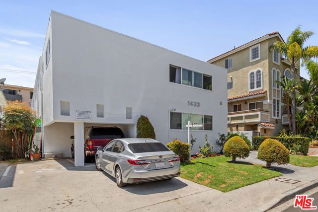 1433 Brockton Avenue 4, Los Angeles, CA 90025