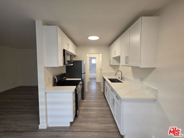 1433 Brockton Avenue 4, Los Angeles, CA 90025