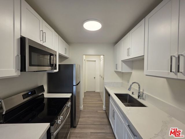 1433 Brockton Avenue 4, Los Angeles, CA 90025