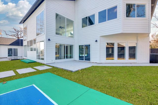 12564 Memorial Drive, Houston, TX 77024