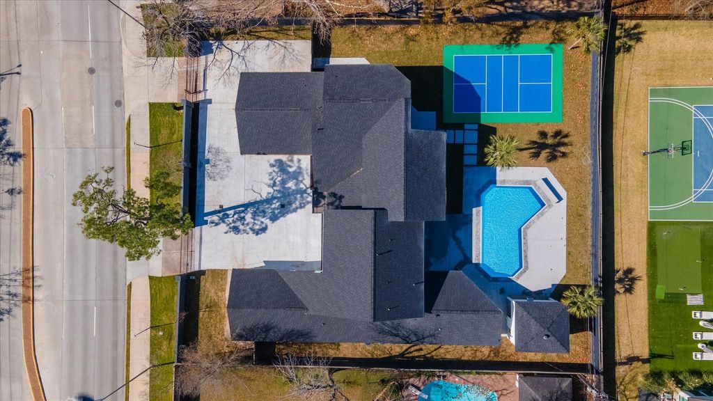 12564 Memorial Drive, Houston, TX 77024