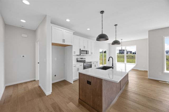 1442 Cardinal Drive, Fairfax, IA 52228