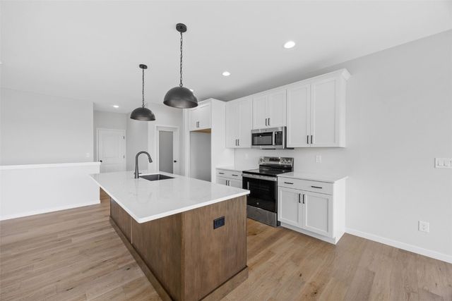 1442 Cardinal Drive, Fairfax, IA 52228