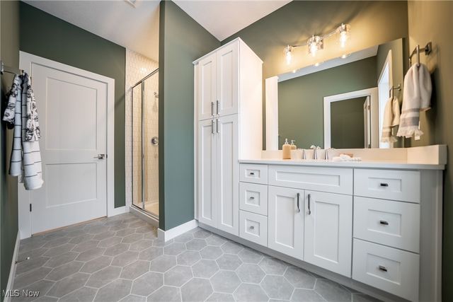 4738 Derbyshire Drive, North Randall, OH 44128