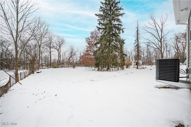 4738 Derbyshire Drive, North Randall, OH 44128