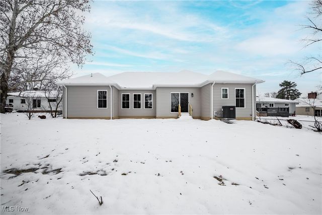 4738 Derbyshire Drive, North Randall, OH 44128