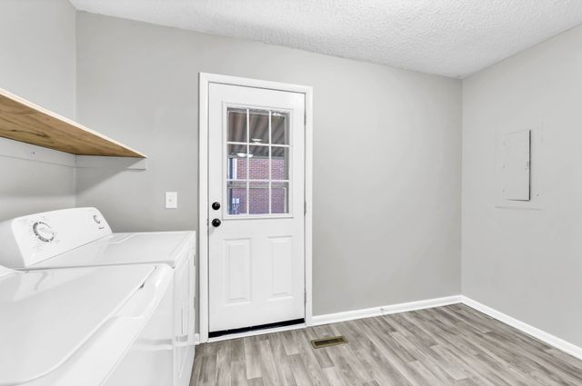 805 8th Ave, E, Springfield, TN 37172