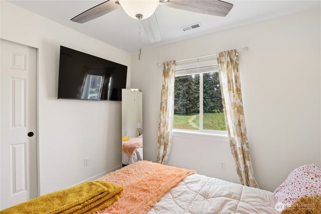 5449 50th Loop SE, Lacey, WA 98503