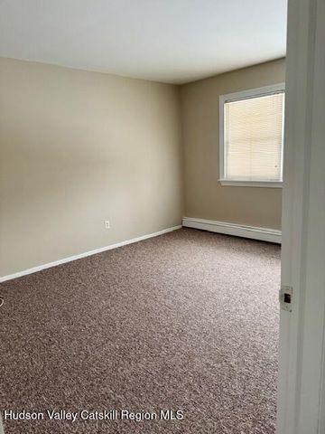 136 N Chestnut Street 10c, New Paltz, NY 12561