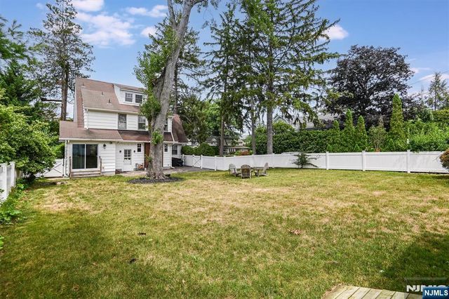 669 Doremus Avenue, Glen Rock, NJ 07452