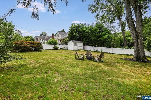 669 Doremus Avenue, Glen Rock, NJ 07452