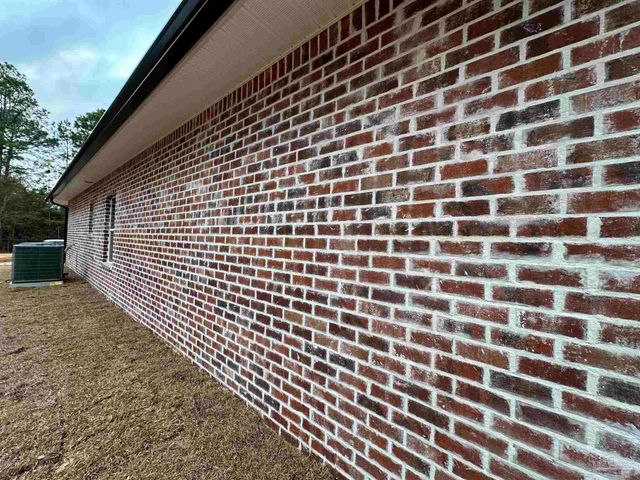 3300 Bonfire Dr, Milton, FL 32583