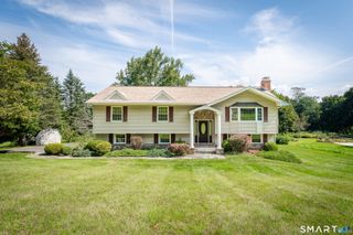 77 Obtuse Road South, Brookfield, CT 06804