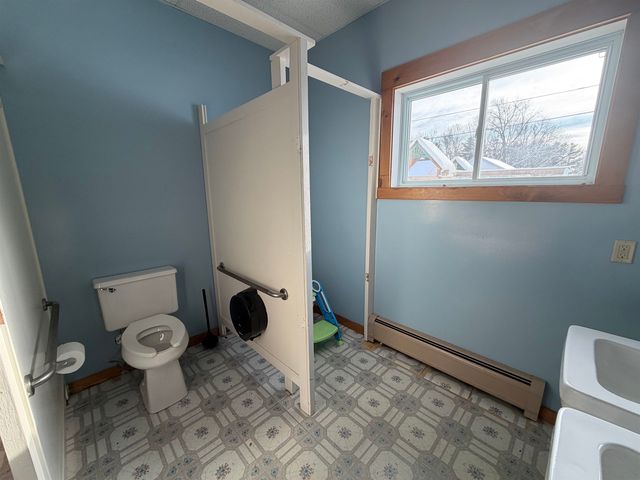 92 West Main Street, Hyde Park, VT 05655