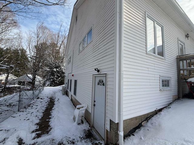 92 West Main Street, Hyde Park, VT 05655