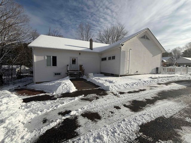 92 West Main Street, Hyde Park, VT 05655