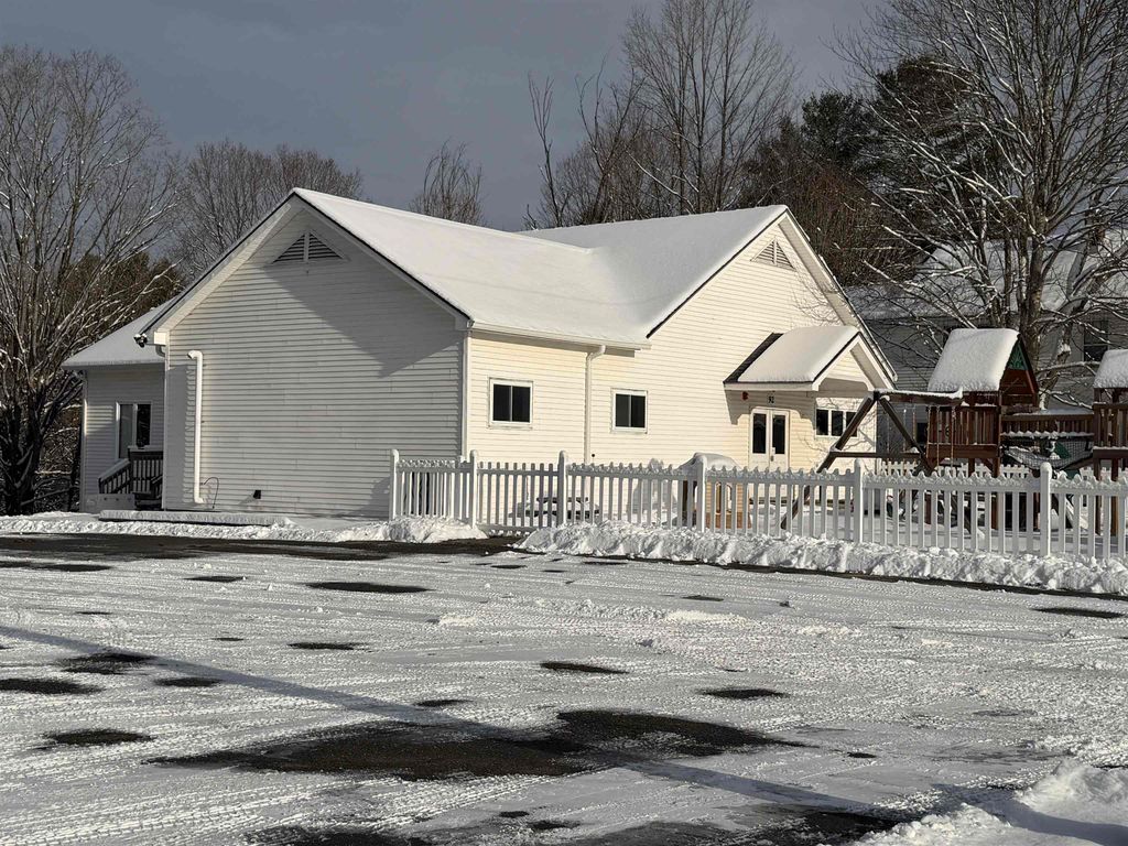 92 West Main Street, Hyde Park, VT 05655