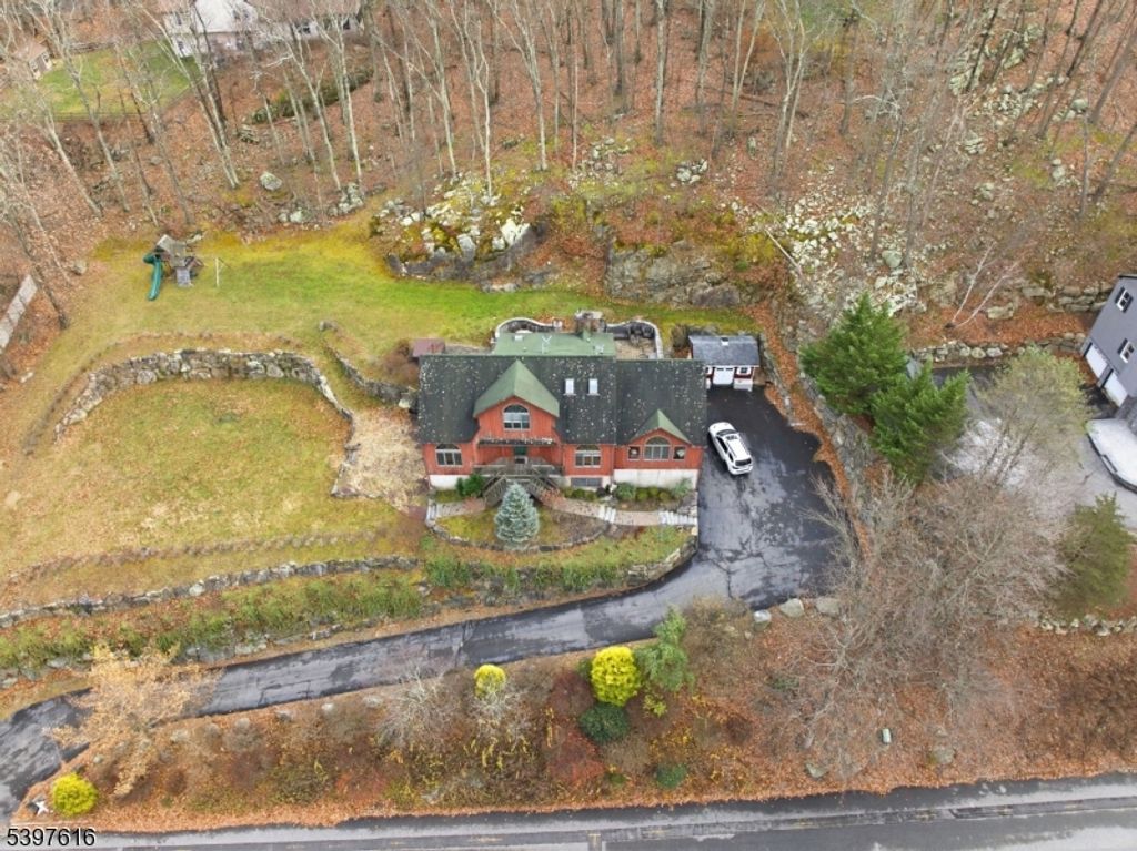 11 Joan Dr, Byram Twp., NJ 07874