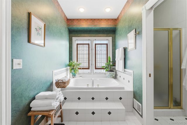 28690 WINTERGREEN Court, Farmington Hills, MI 48331