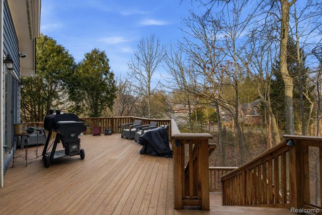 28690 WINTERGREEN Court, Farmington Hills, MI 48331