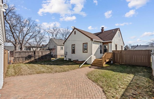 1120 5th Avenue S, South Saint Paul, MN 55075