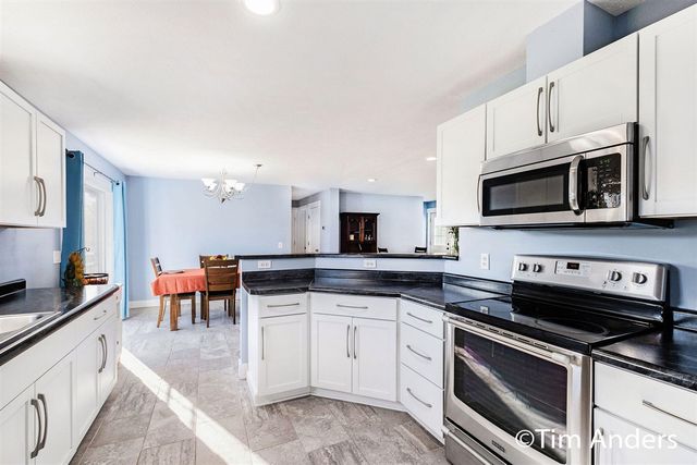 3500 Northkent Pine Drive, Kent City, MI 49330