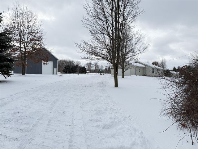 3500 Northkent Pine Drive, Kent City, MI 49330