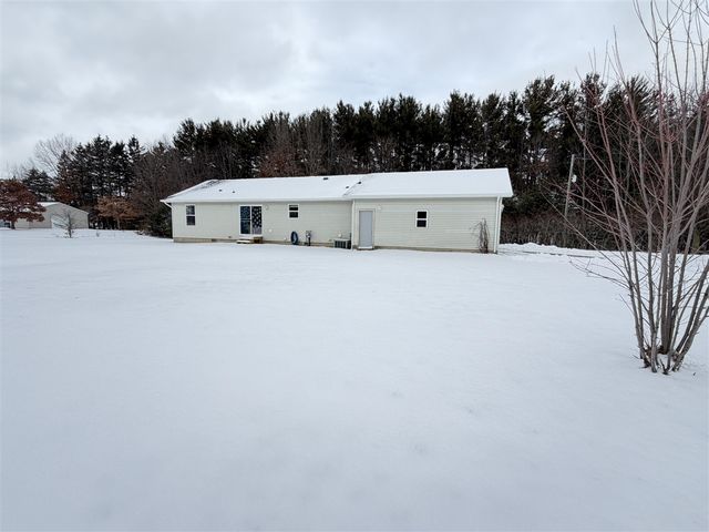 3500 Northkent Pine Drive, Kent City, MI 49330