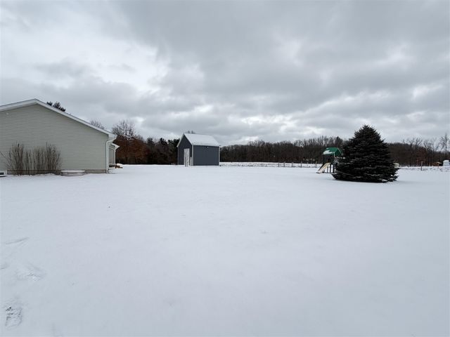 3500 Northkent Pine Drive, Kent City, MI 49330