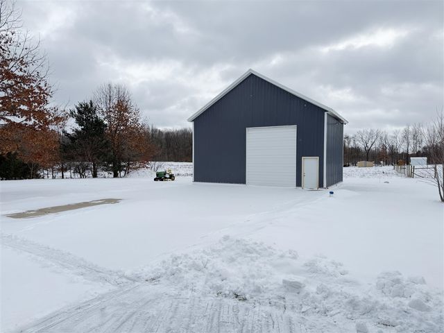 3500 Northkent Pine Drive, Kent City, MI 49330