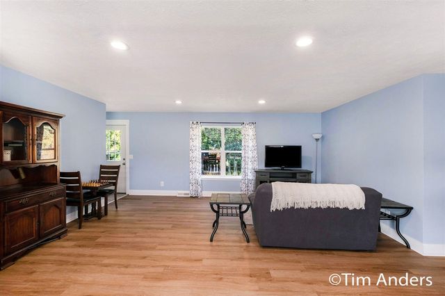 3500 Northkent Pine Drive, Kent City, MI 49330