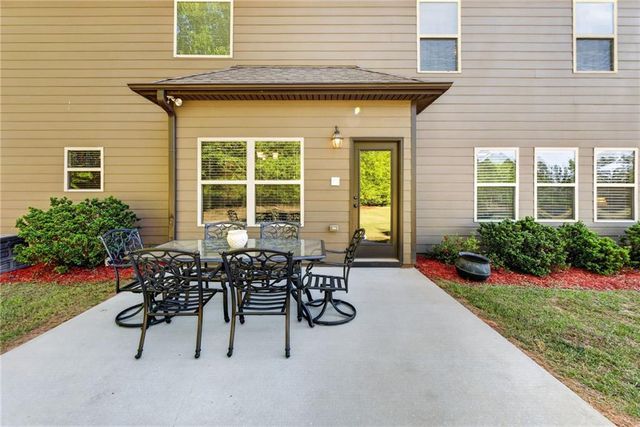 3 Westwood Lake Drive, Newnan, GA 30263