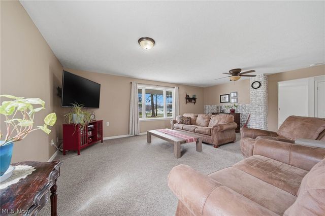 9934 State Route 700, Mantua, OH 44255