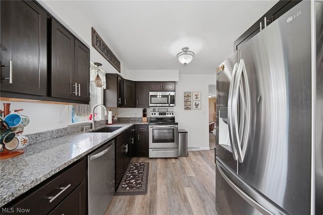 9934 State Route 700, Mantua, OH 44255