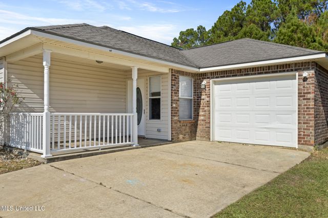 5530 Landing Ct, D'iberville, MS 39540