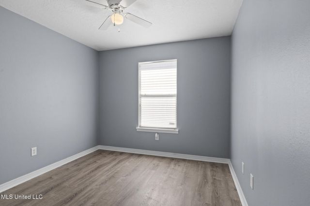 5530 Landing Ct, D'iberville, MS 39540