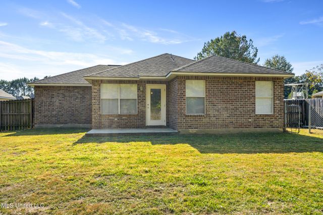 5530 Landing Ct, D'iberville, MS 39540