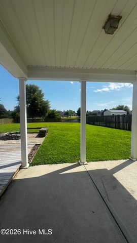 105 Long Pond Drive, Sneads Ferry, NC 28460