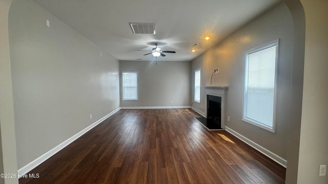 105 Long Pond Drive, Sneads Ferry, NC 28460