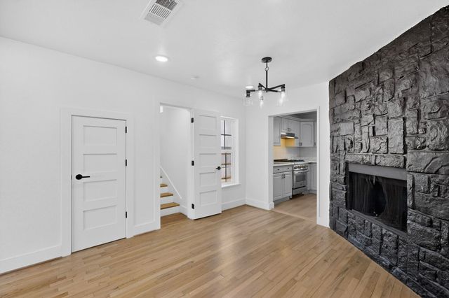 102 S Tillery Avenue, Dallas, TX 75211