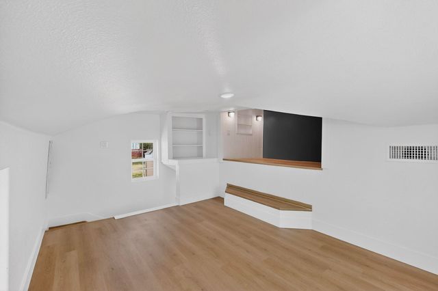 102 S Tillery Avenue, Dallas, TX 75211